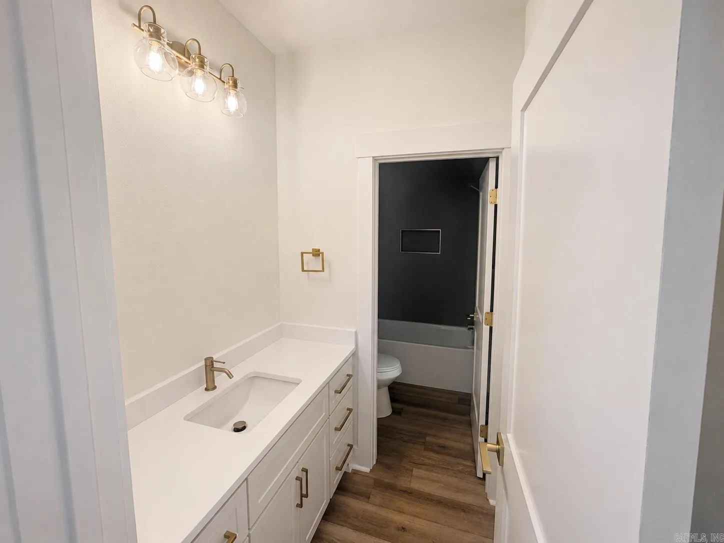 Property at 20  Crescent - Image 15