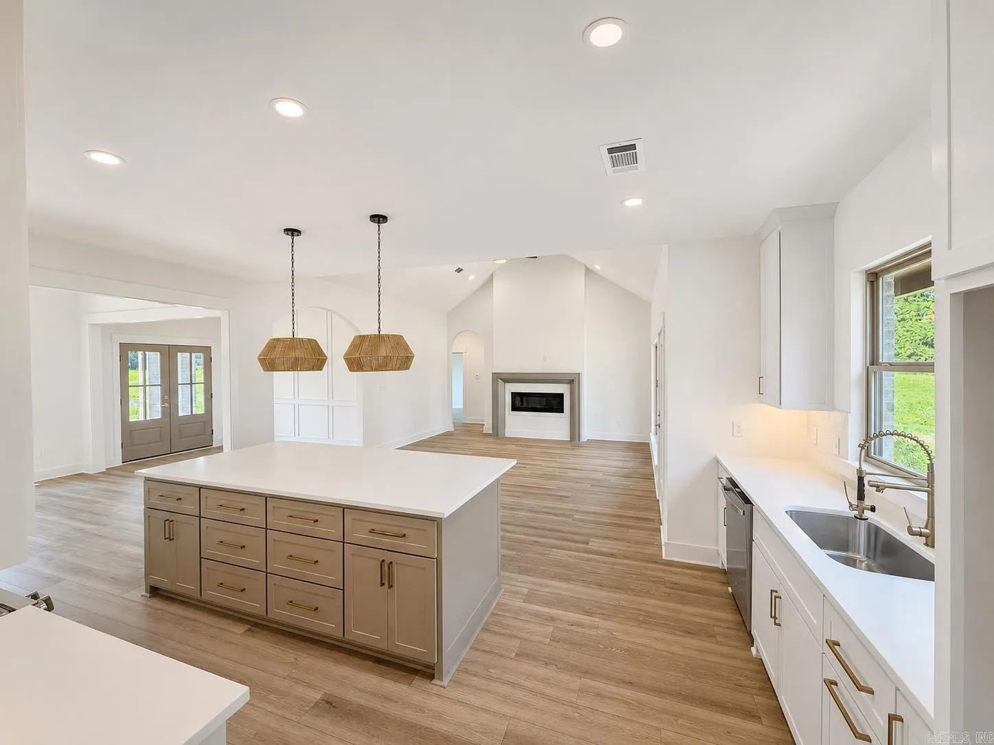 Property at 20  Crescent - Image 4