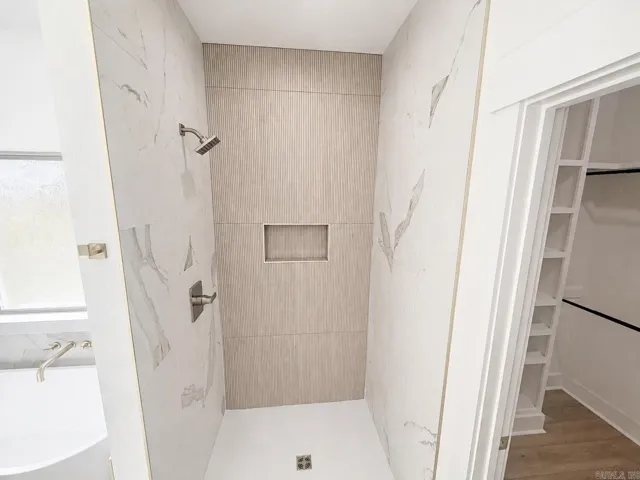 Property at 20  Crescent - Image 10