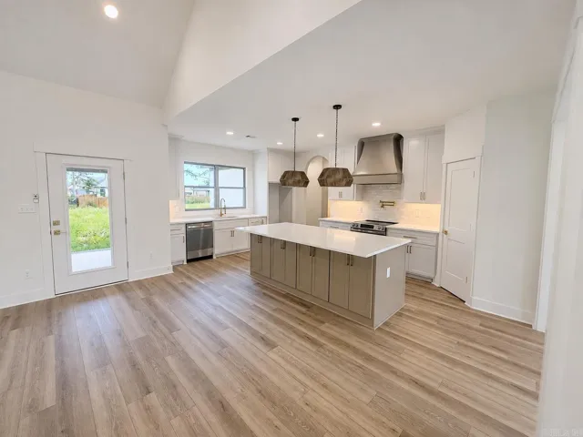 Property at 20  Crescent - Image 5