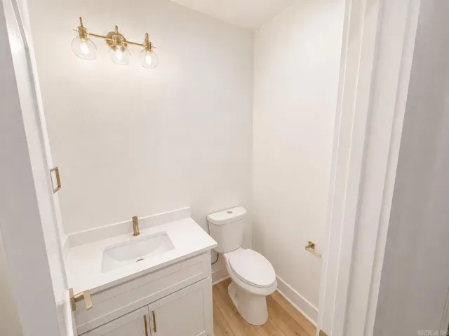 Property at 20  Crescent - Image 13