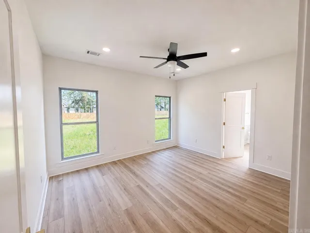 Property at 20  Crescent - Image 9