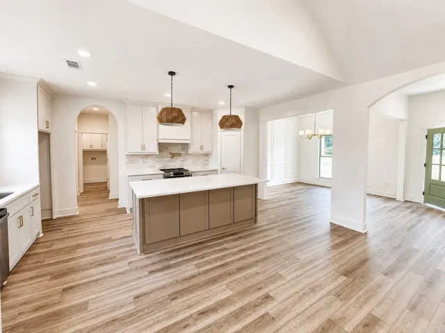 Property at 10  Crescent - Image 4