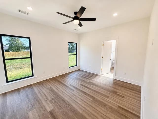 Property at 10  Crescent - Image 11
