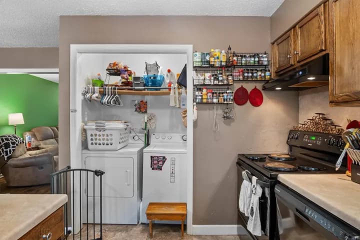 Property at 2806  Jadestone - Image 10