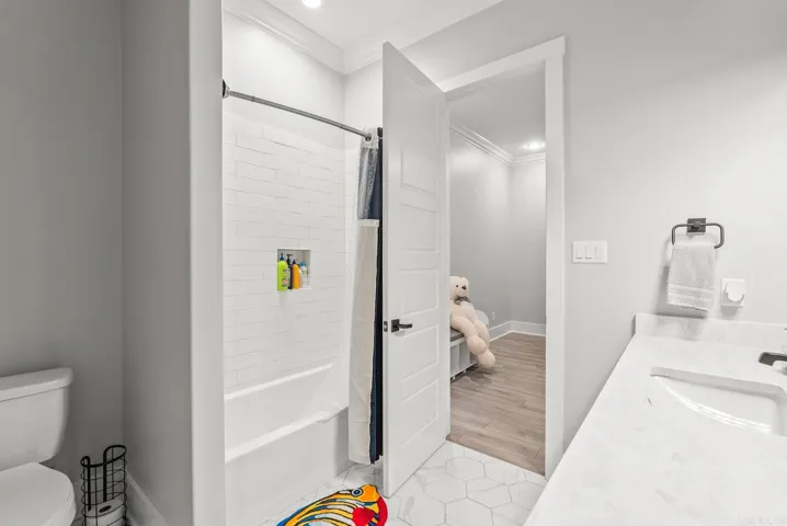 Property at 67  Falstone - Image 21