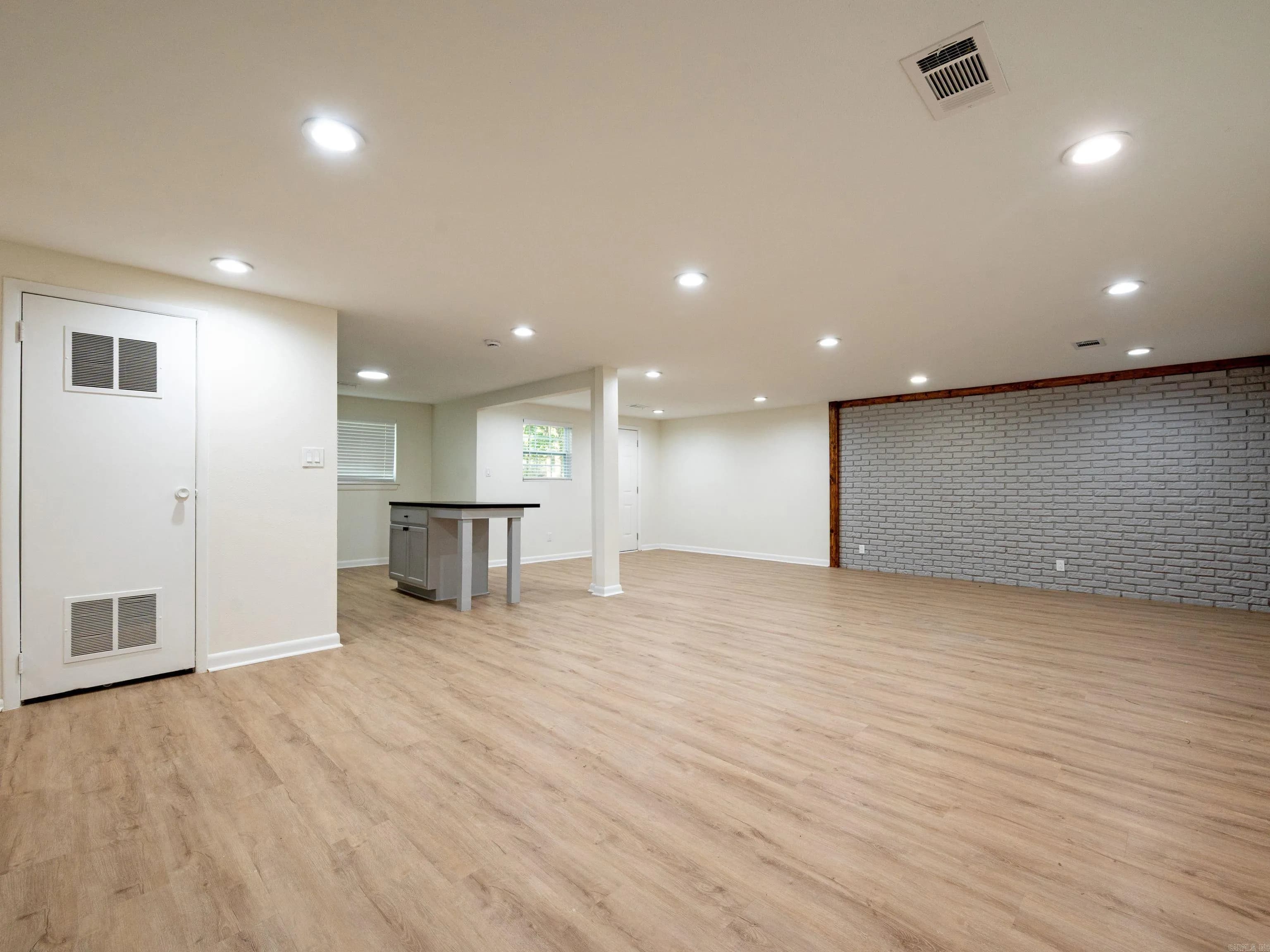 Property at 7901  Nolen - Image 10