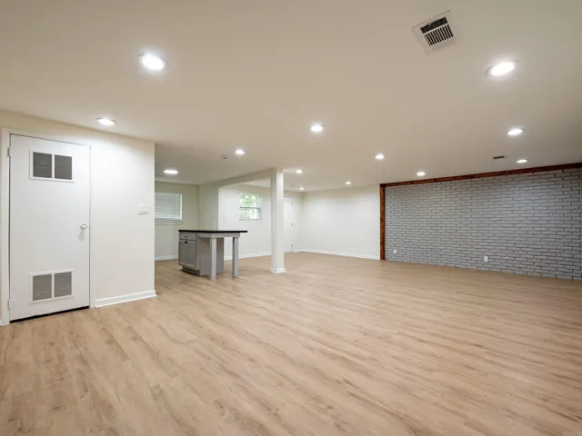 Property at 7901  Nolen - Image 10