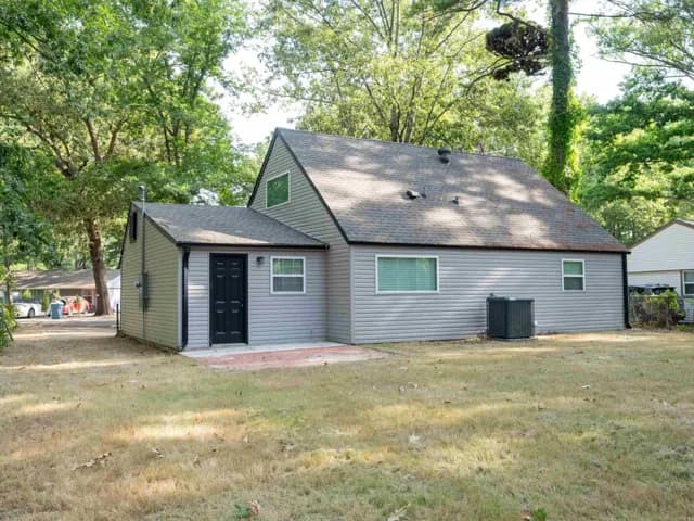Property at 7901  Nolen - Image 4