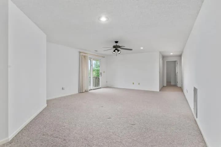 Property at 10  Bolada cir - Image 35