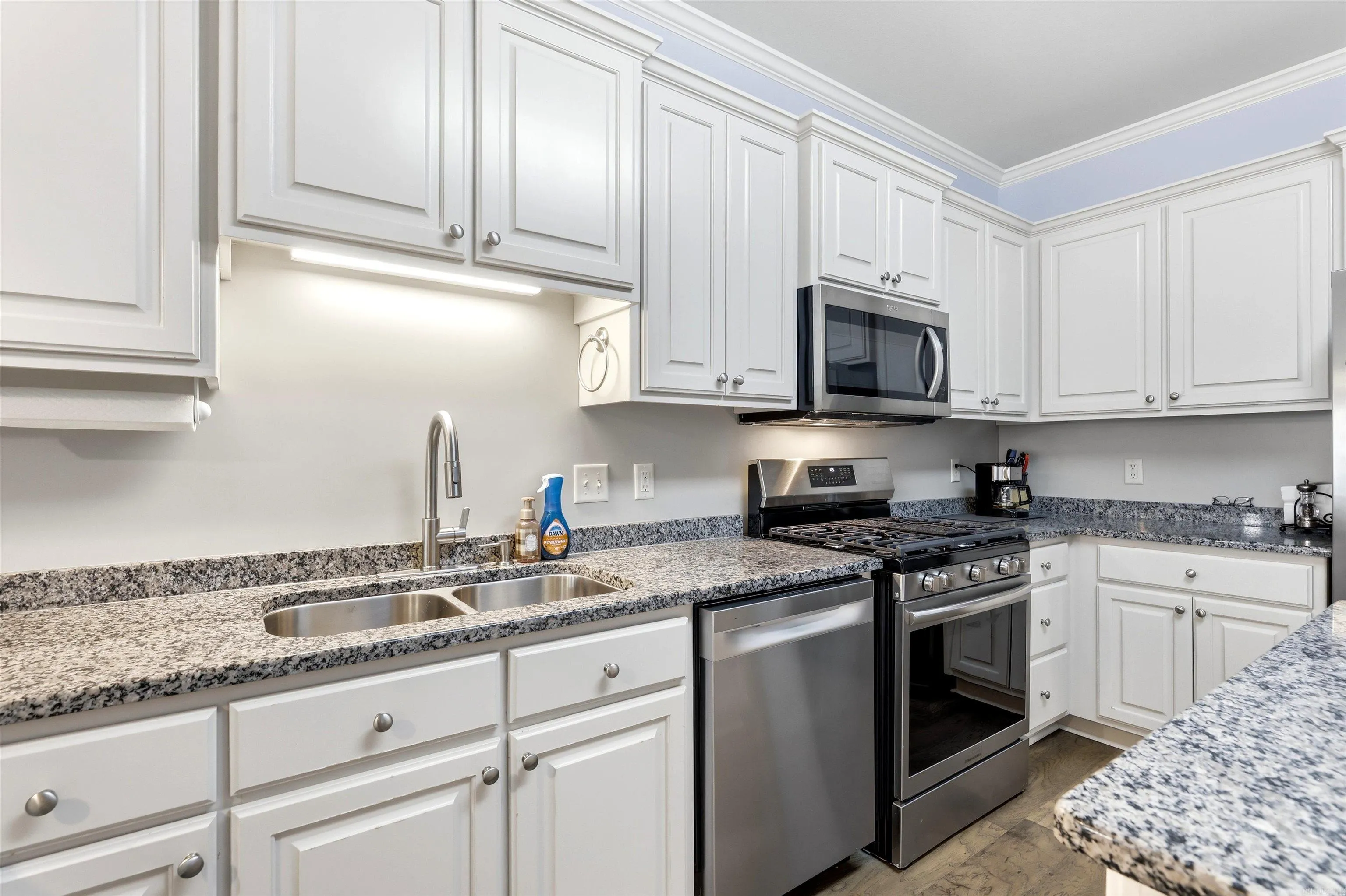 Property at 203  Stagecoach village - Image 16