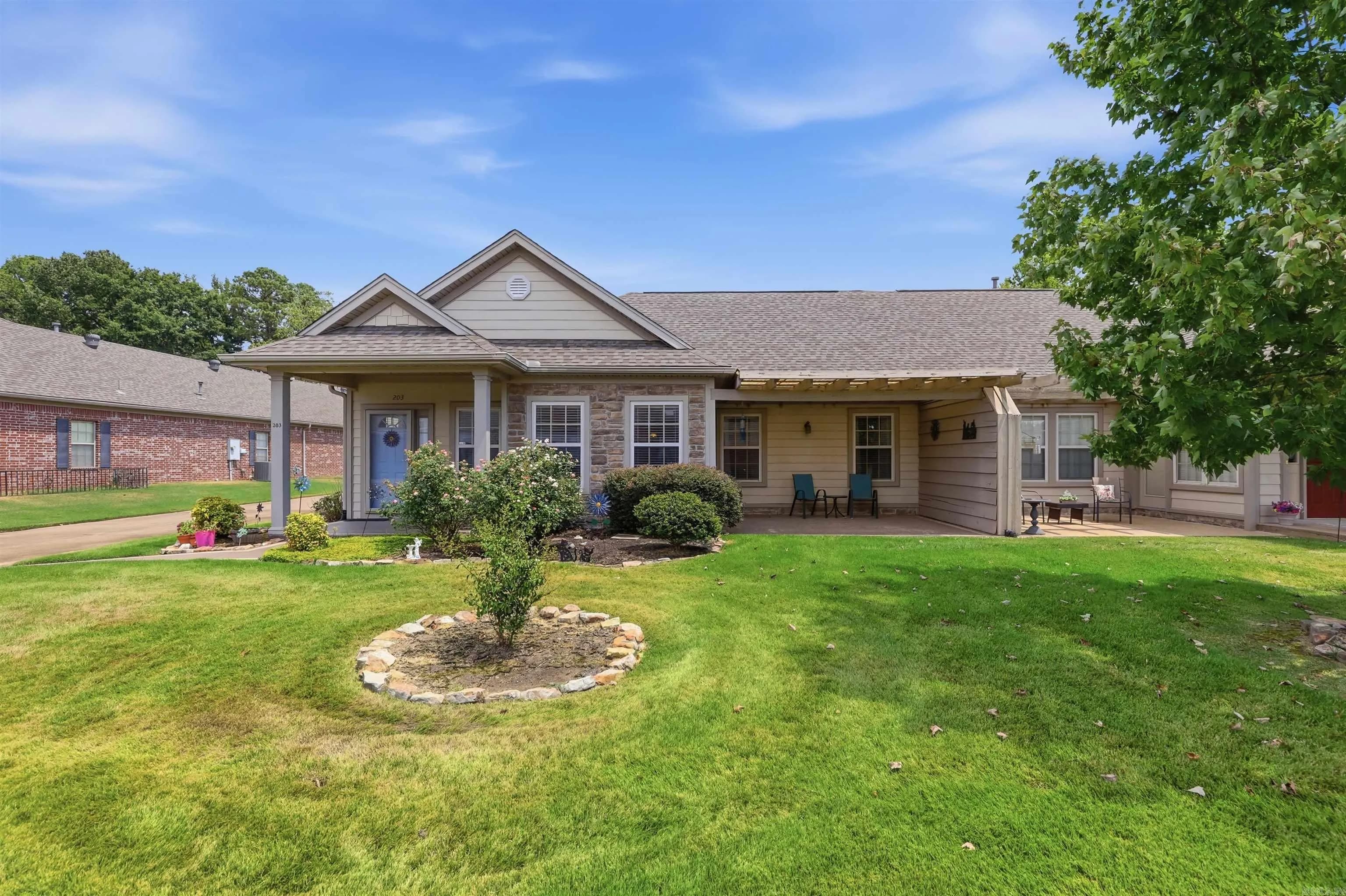 Property at 203  Stagecoach village - Image 1