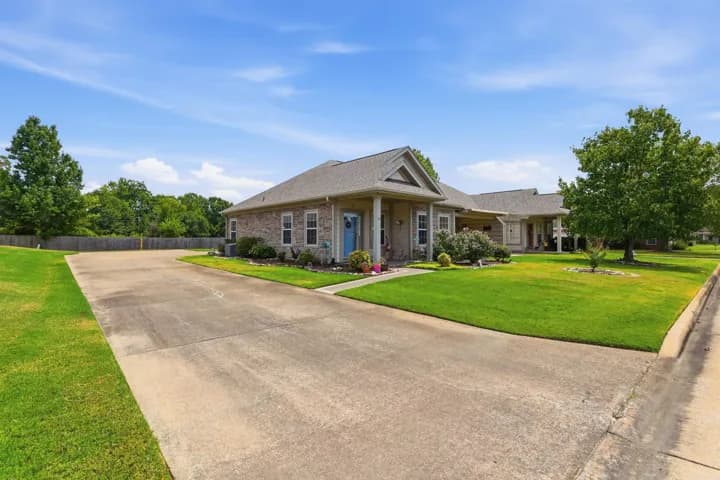 Property at 203  Stagecoach village - Image 3