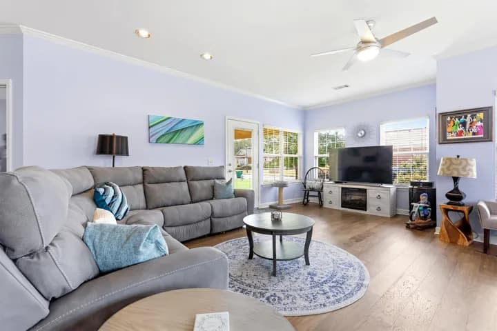 Property at 203  Stagecoach village - Image 7