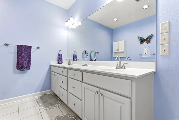 Property at 203  Stagecoach village - Image 24