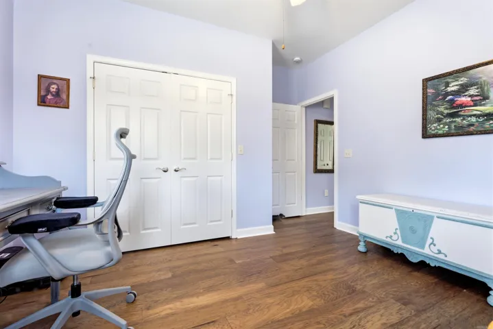 Property at 203  Stagecoach village - Image 27