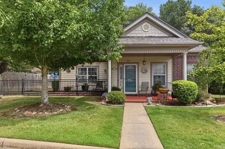 Property at 1707  Stagecoach village - Image 1