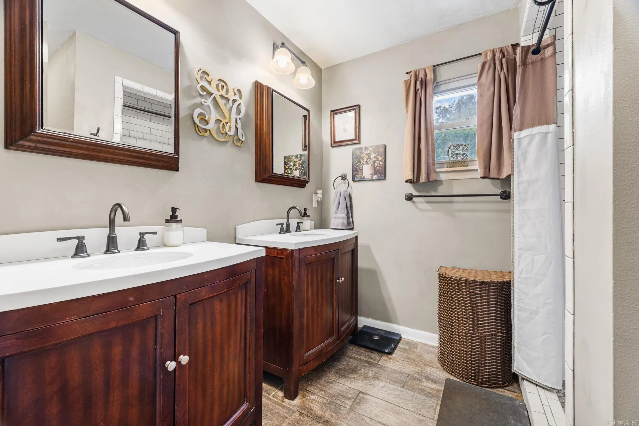 Property at 1325  Skyline drive - Image 28