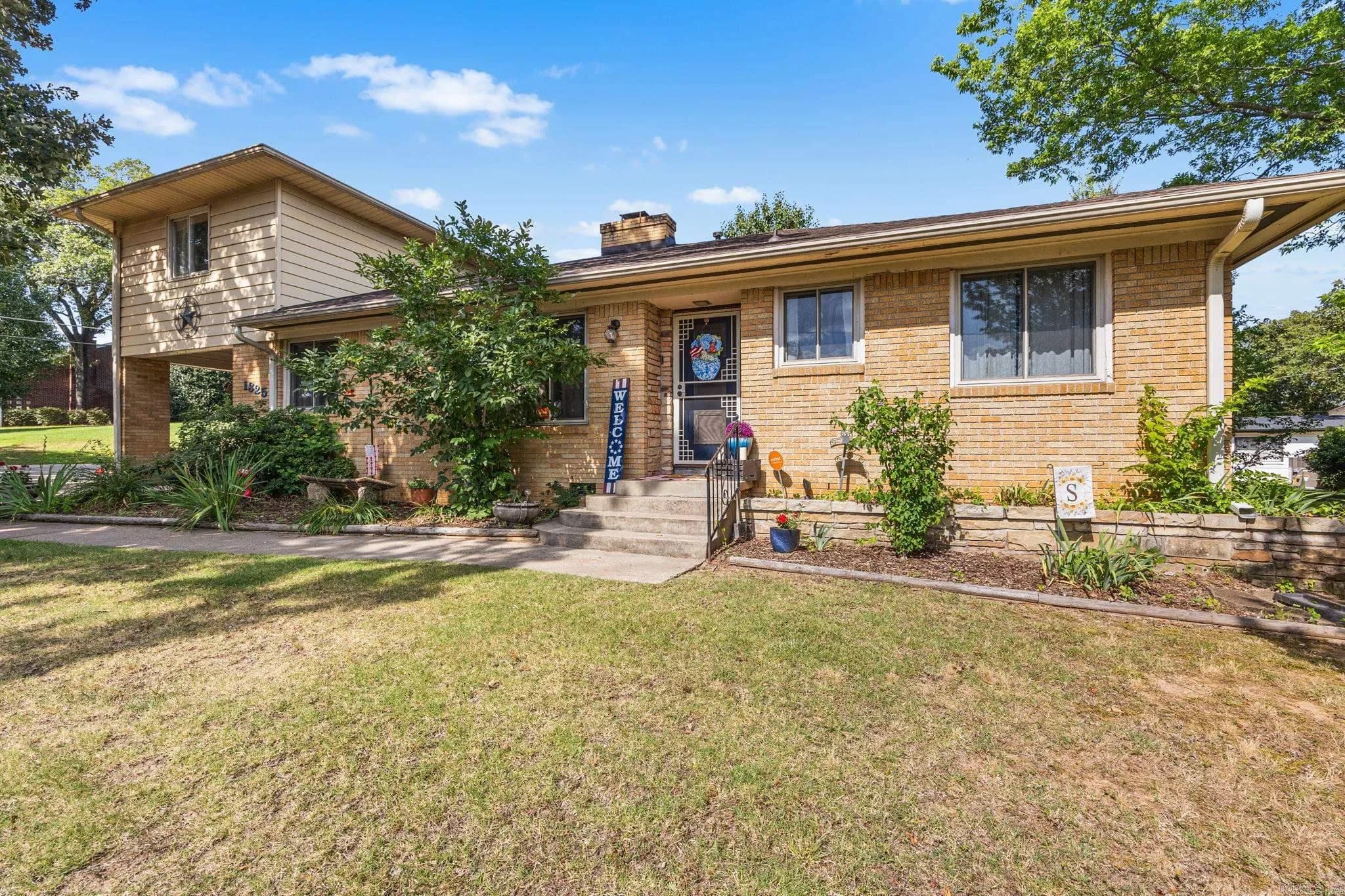 Property at 1325  Skyline drive - Image 1