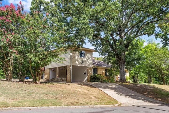 Property at 1325  Skyline drive - Image 43