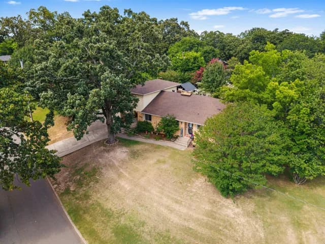 Property at 1325  Skyline drive - Image 38