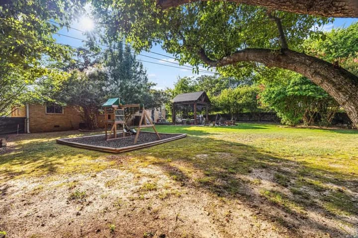 Property at 1325  Skyline drive - Image 36