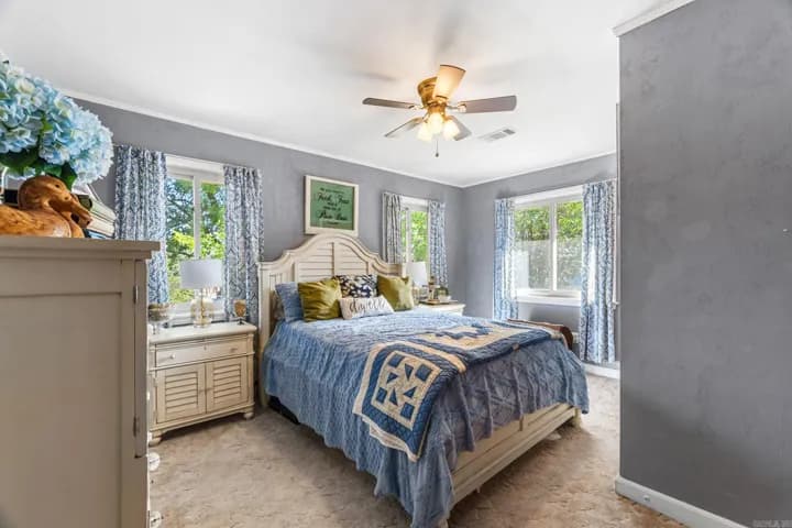 Property at 1325  Skyline drive - Image 17