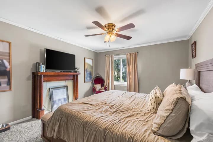 Property at 1325  Skyline drive - Image 32