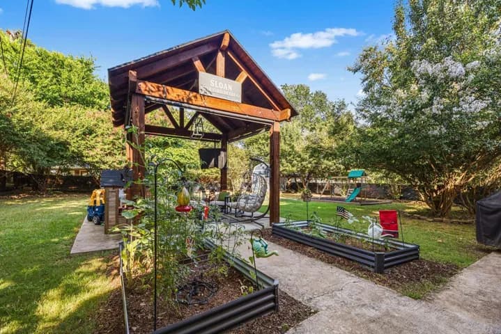 Property at 1325  Skyline drive - Image 33