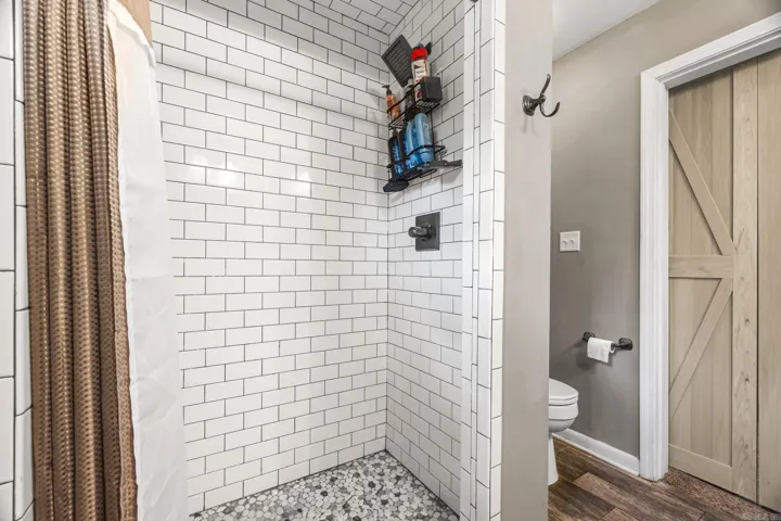 Property at 1325  Skyline drive - Image 29
