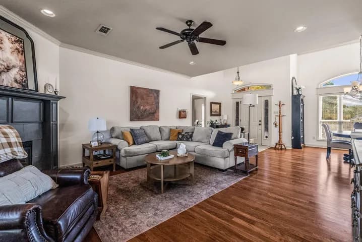 Property at 245  Summit valley - Image 10