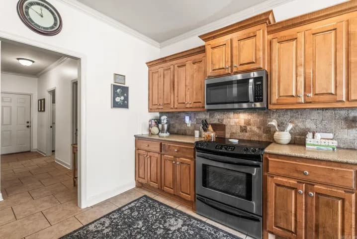 Property at 245  Summit valley - Image 14