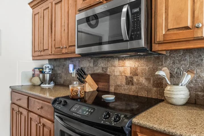 Property at 245  Summit valley - Image 15