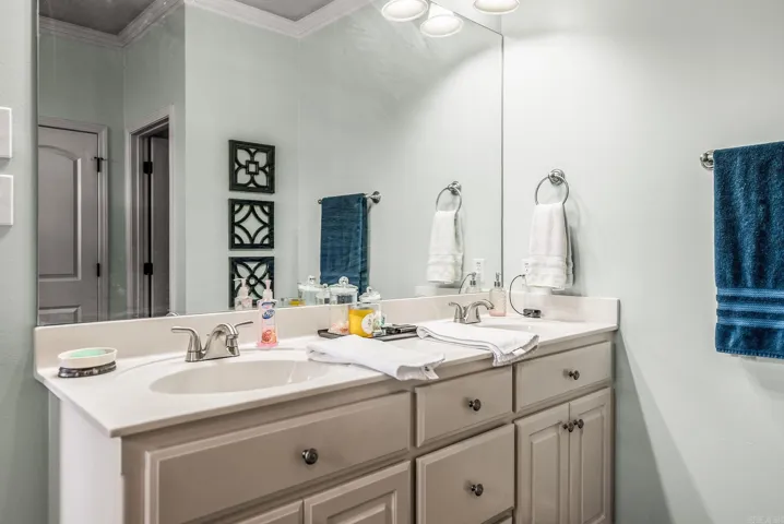 Property at 245  Summit valley - Image 24