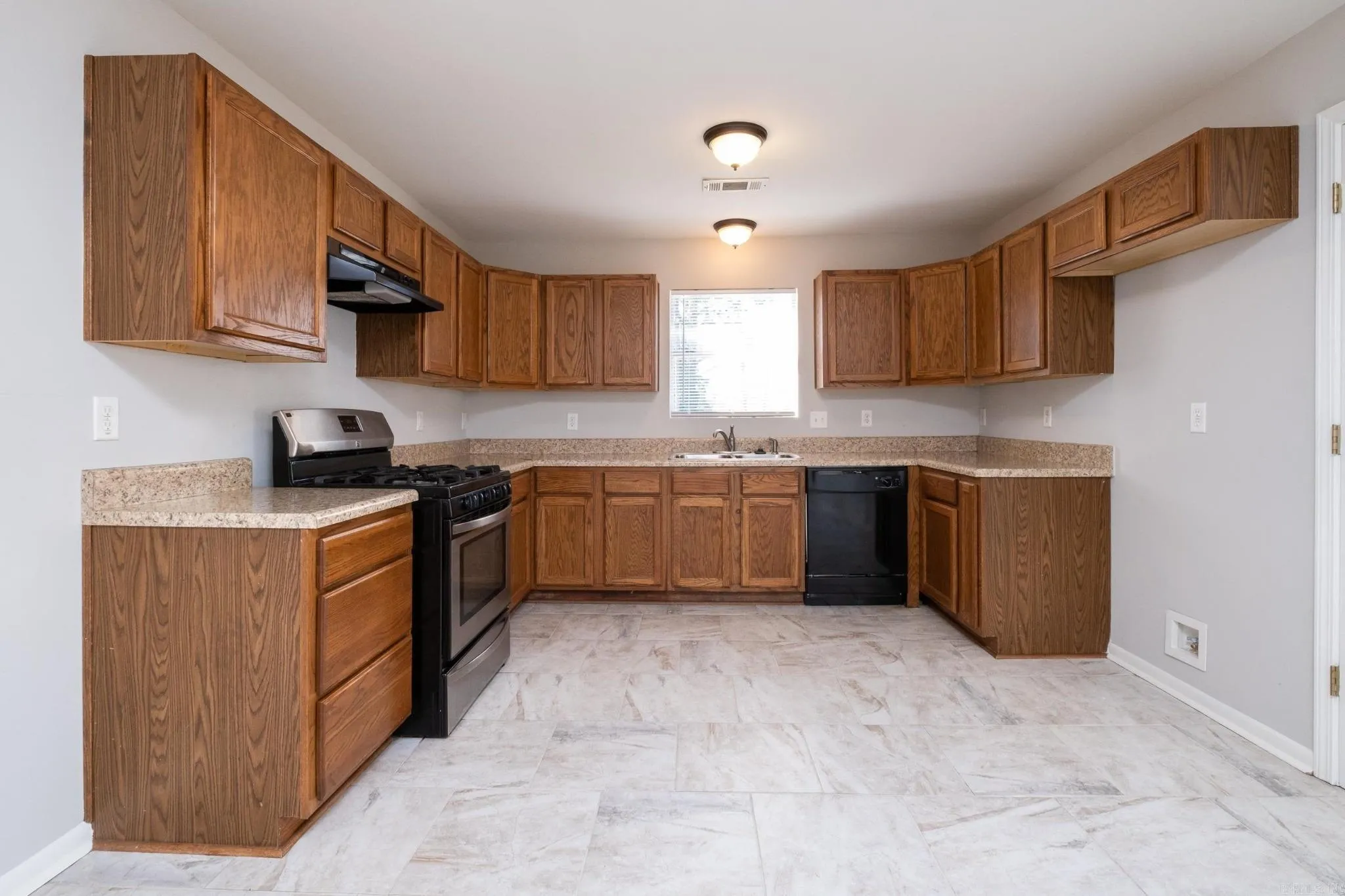 Property at 10  Yaqui - Image 9