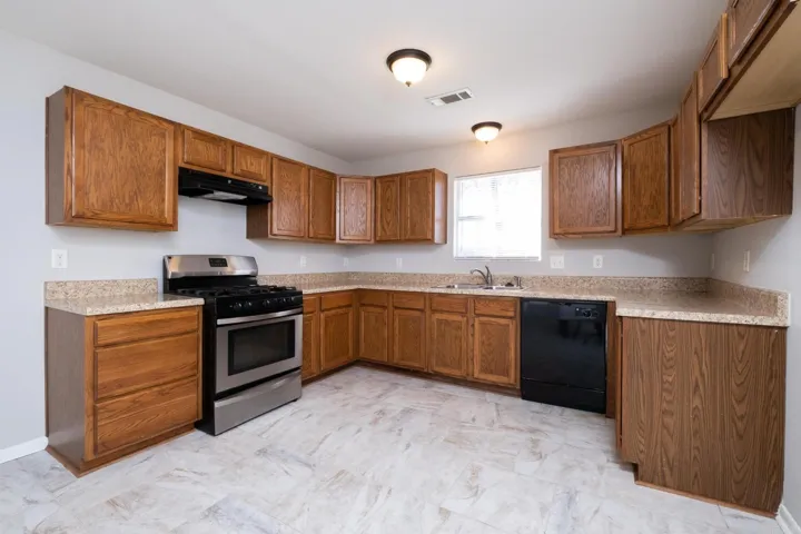 Property at 10  Yaqui - Image 6