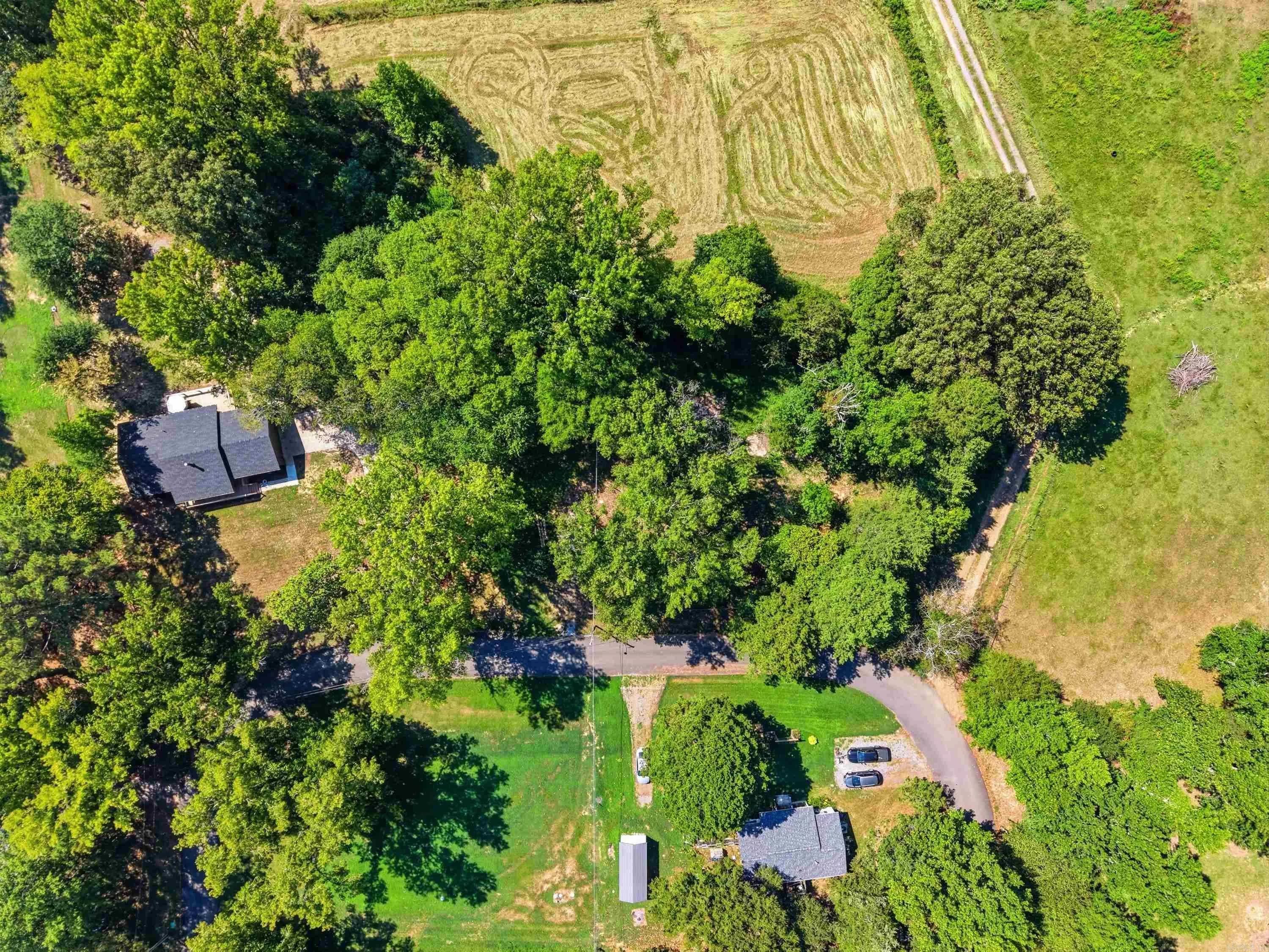 Property at 24 W Mobbs - Image 14