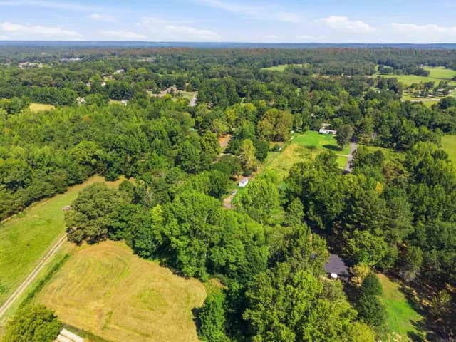 Property at 24 W Mobbs - Image 13