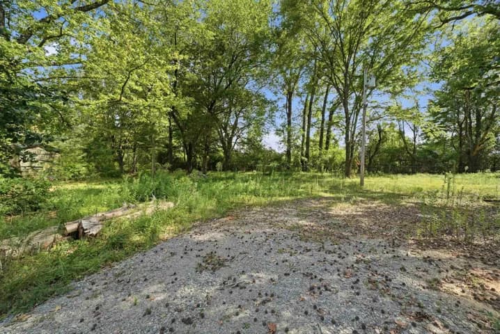 Property at 24 W Mobbs - Image 1