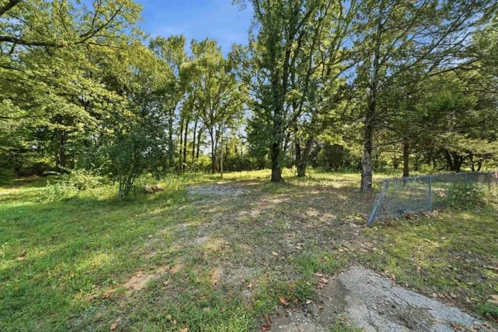 Property at 24 W Mobbs - Image 5