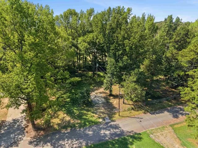 Property at 24 W Mobbs - Image 17