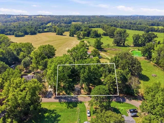 Property at 24 W Mobbs - Image 2