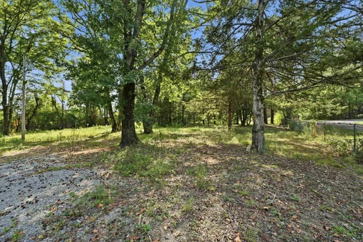 Property at 24 W Mobbs - Image 3