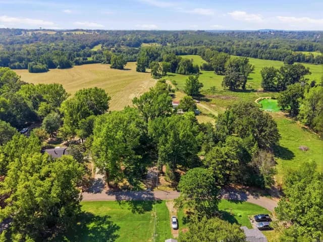 Property at 24 W Mobbs - Image 7