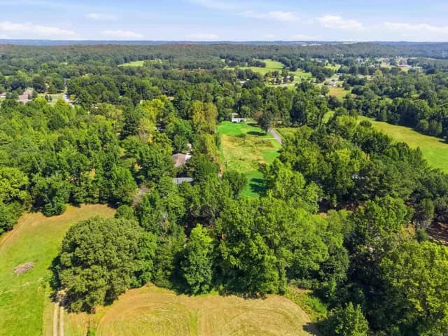 Property at 24 W Mobbs - Image 12